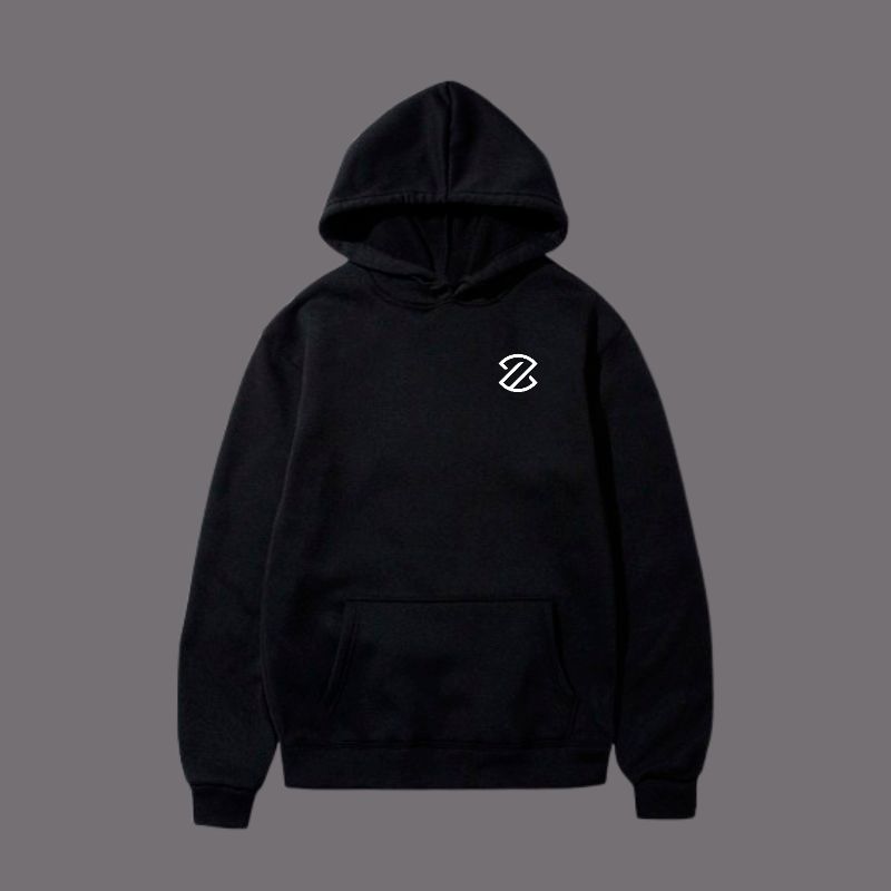 Design do moletom preto com logo bordado